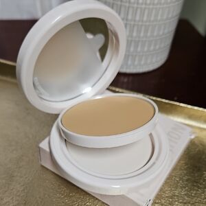 Kylie Cosmetics Blur Foundation